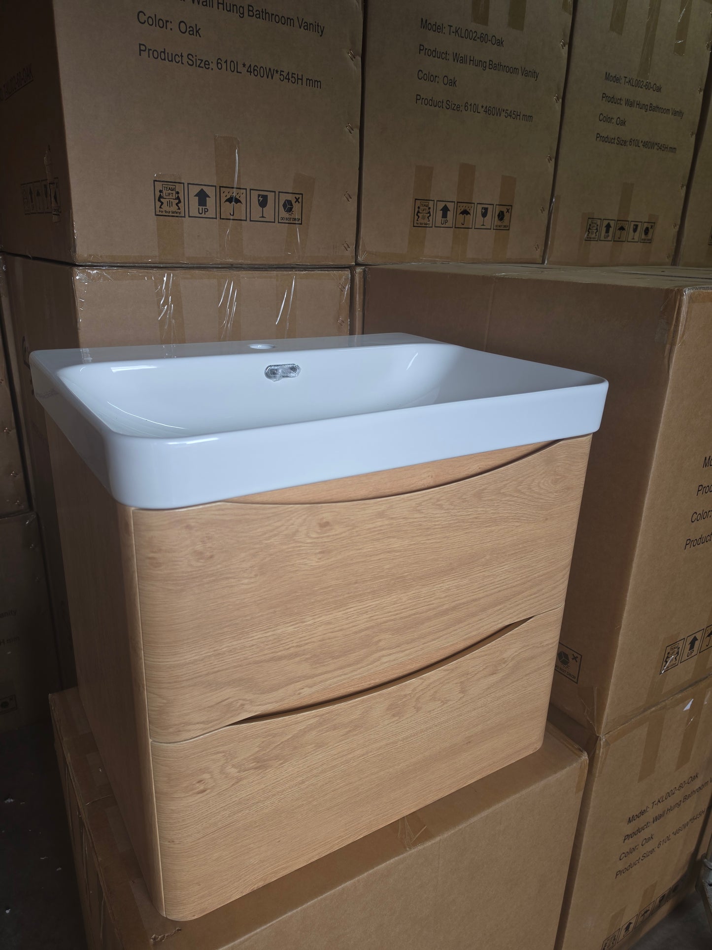 Onda 600mm Wall Mounted Vanity Unit & Basin - Oak
