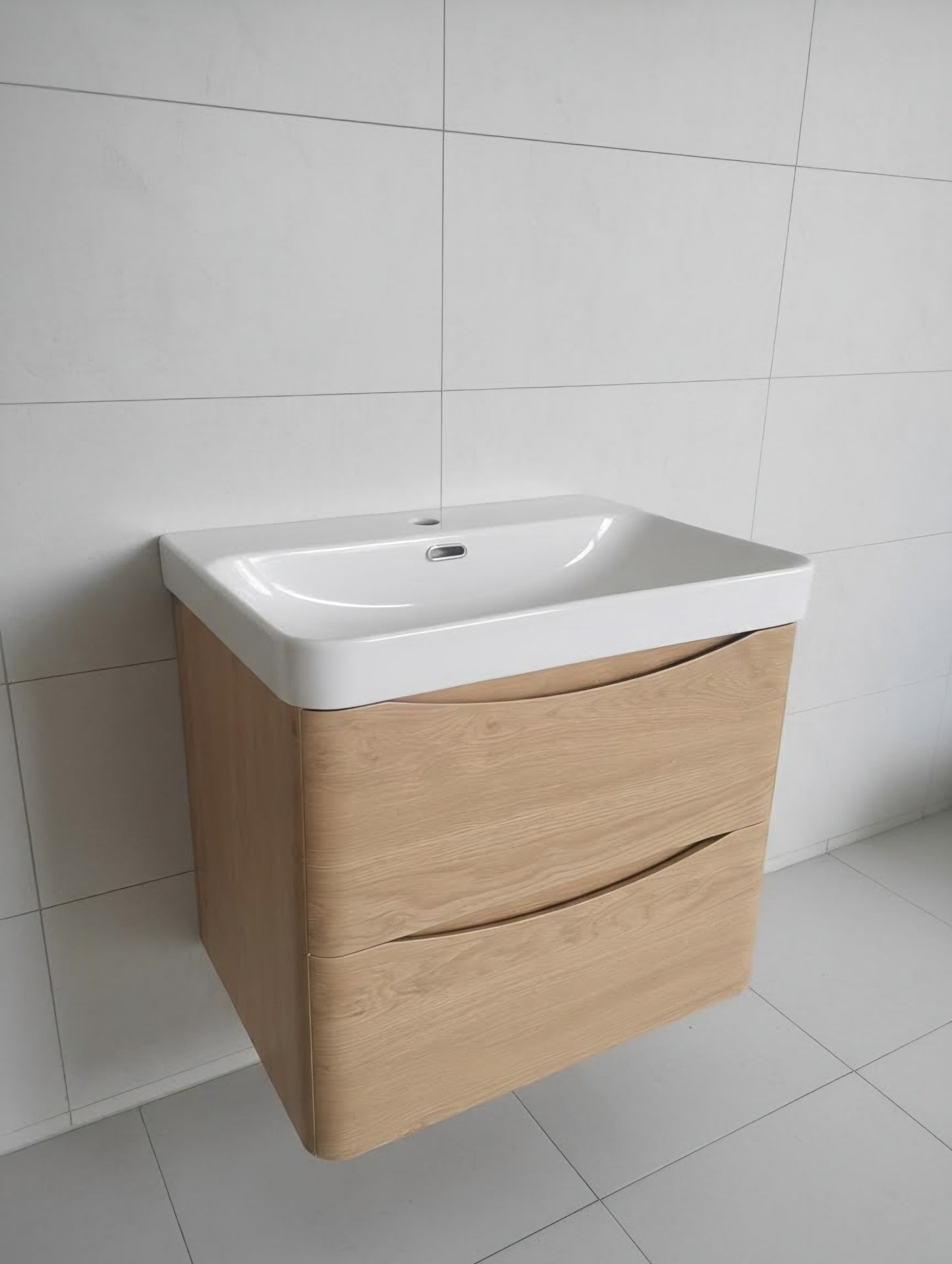 Onda 600mm Wall Mounted Vanity Unit & Basin - Oak