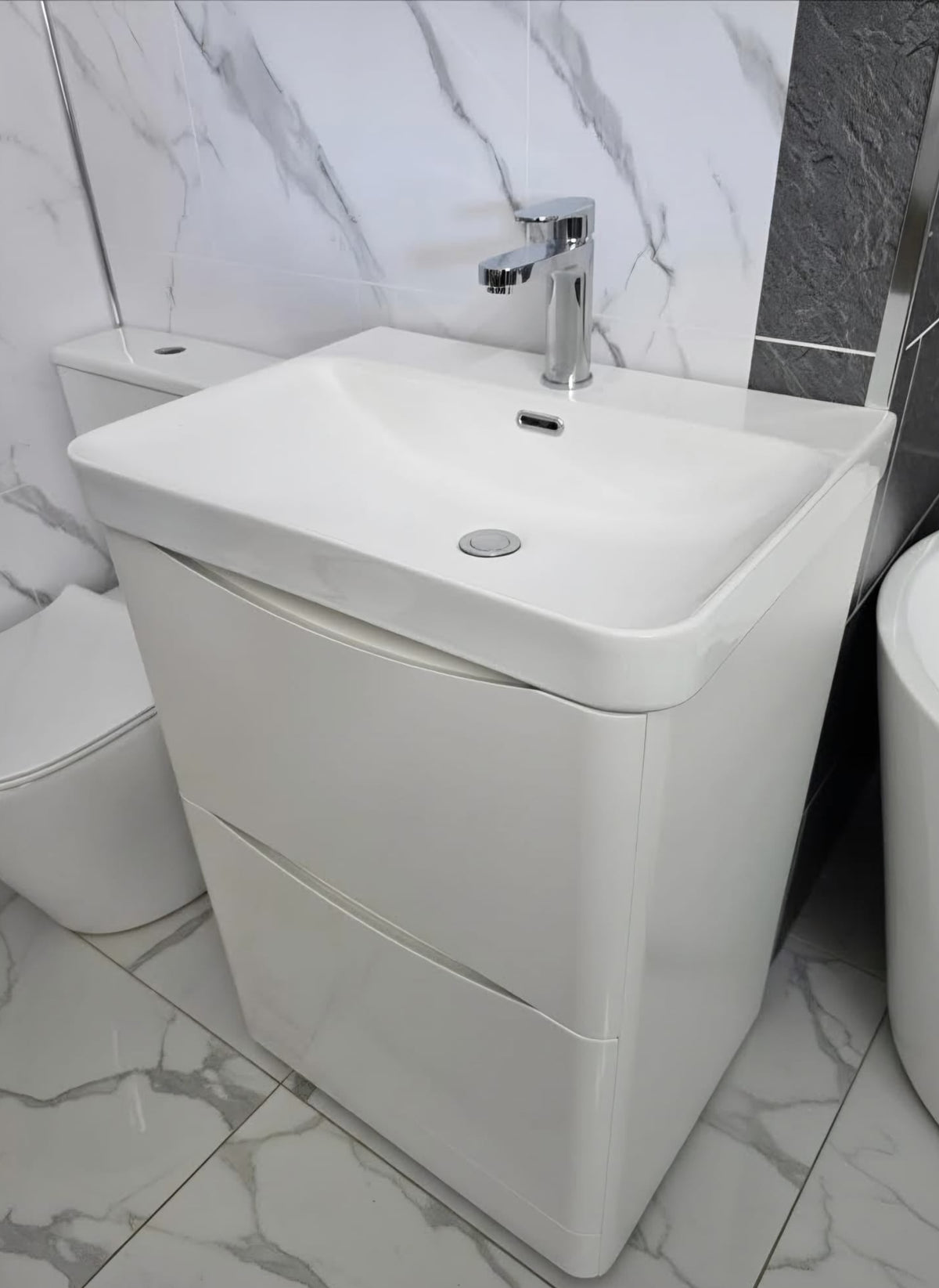 Onda 600mm Floorstanding Vanity Unit & Basin - White