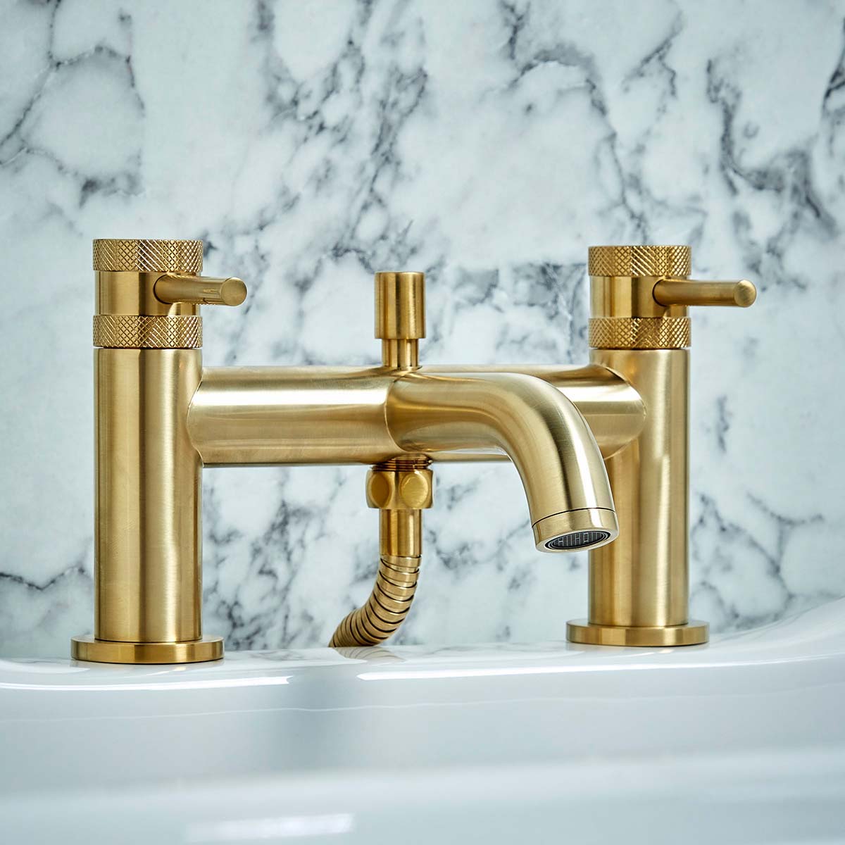 Pinnacle Bath Mixer - Brass