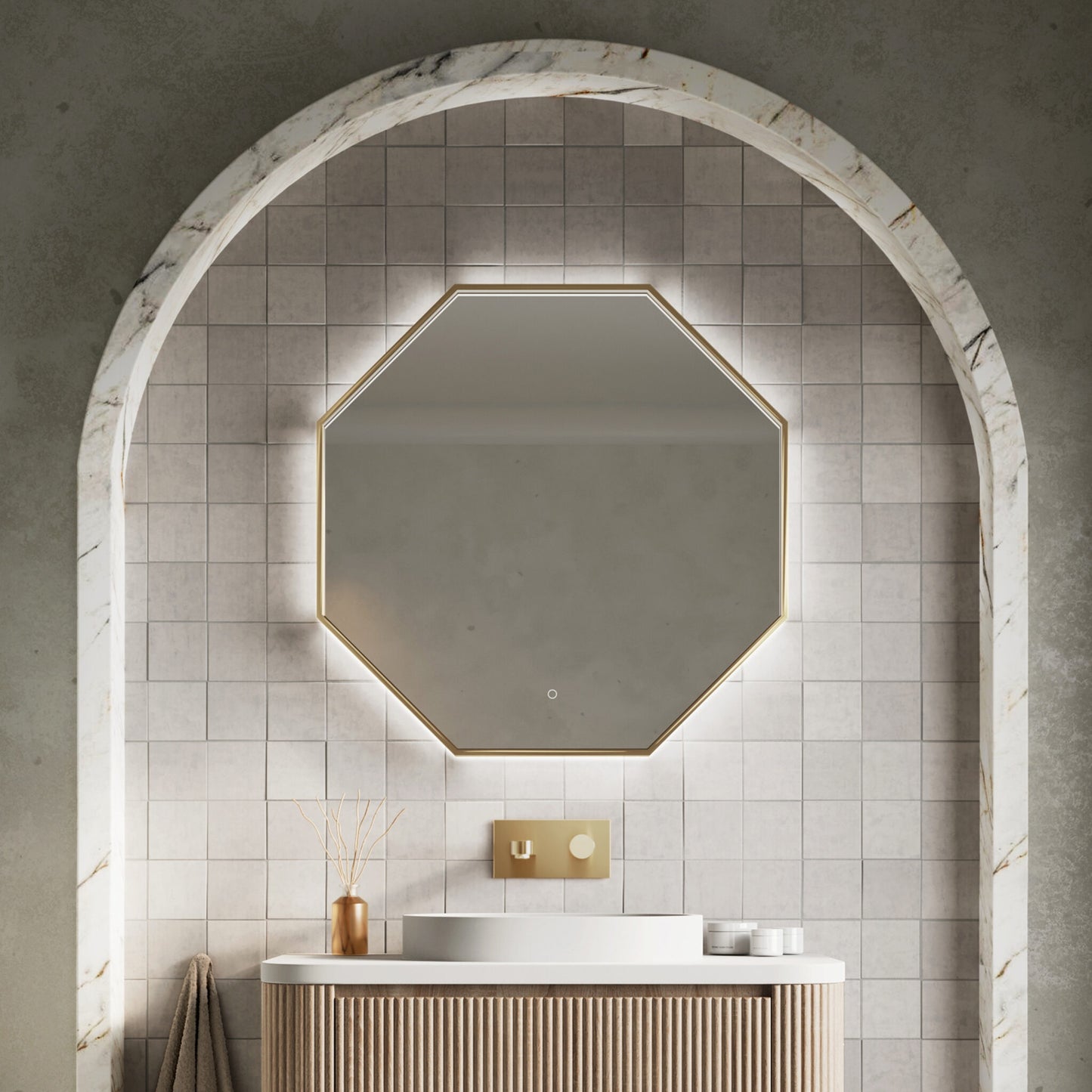 Polaris 600x600mm Octagonal LED mirror - Brushed Brass